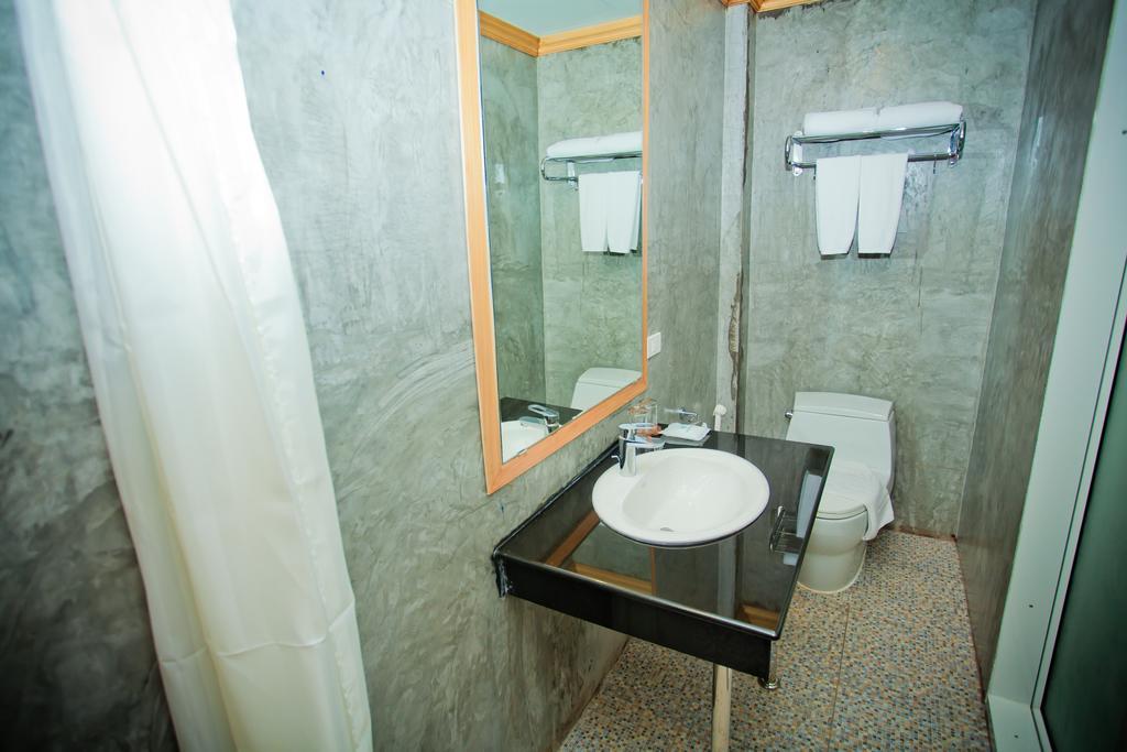 Chaphone Guesthouse Phuket Habitación foto